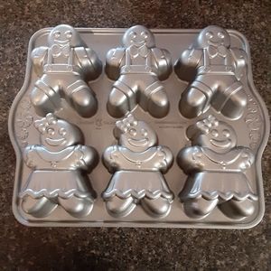 Nordic Ware Bundt Bakeware Seasonal Collection Gingerbread Kids Baking Pan